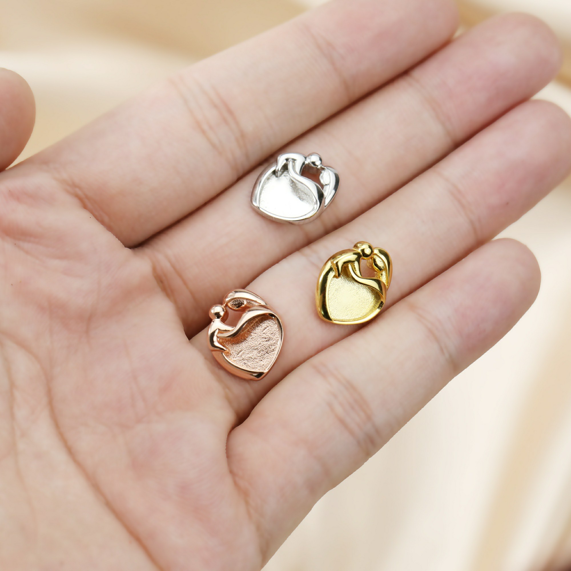9MM Kalp Çerçeveli Anne Bebek  - Bezels Set Pendant incelemesi ve fiyatı